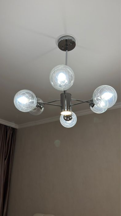 Продаются люстры