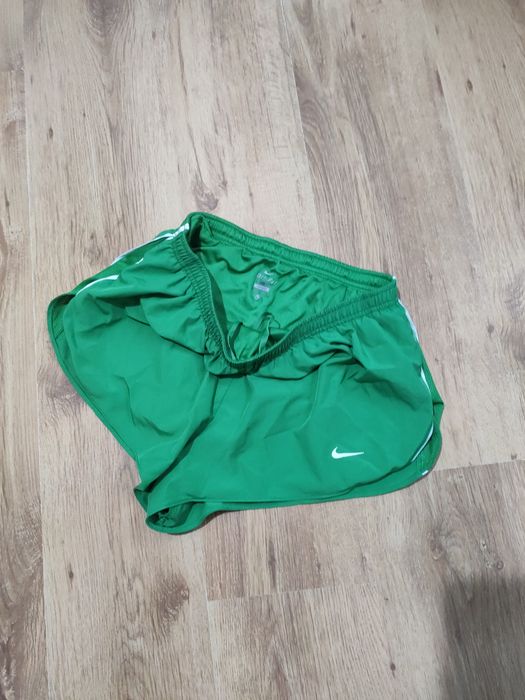 Pantaloni scurți de damă Nike Dri Fit mărimea L