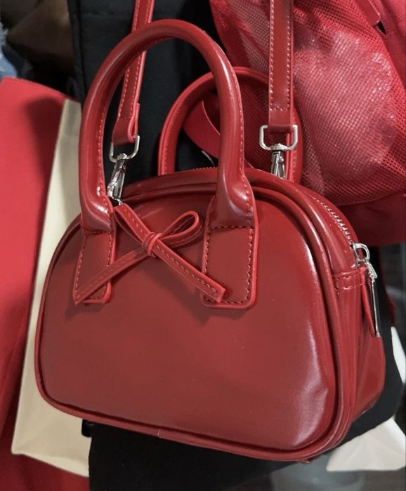 Сумка через плечо красная