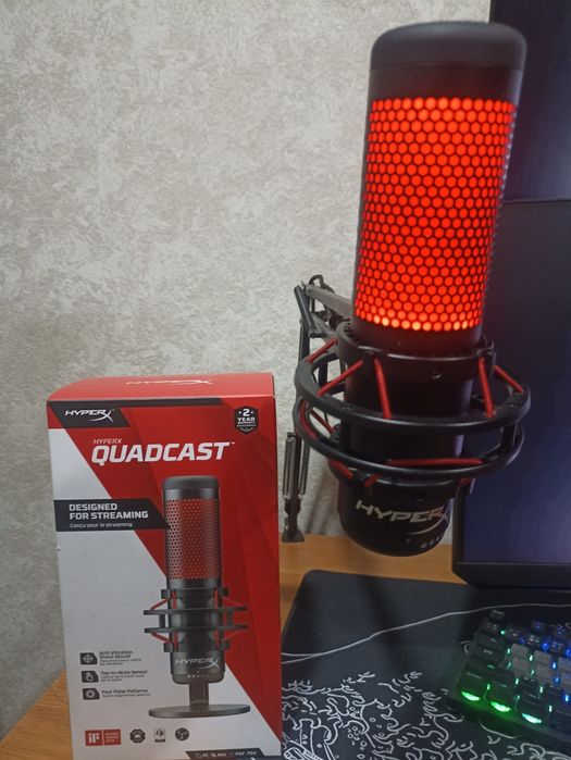 Продам микрофон HyperX Quadcast вместе с пантографам