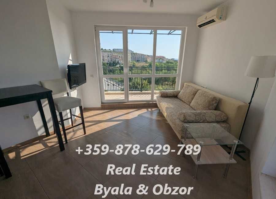 Двустаен апртамент с морска панорана на 100 метра от плажа