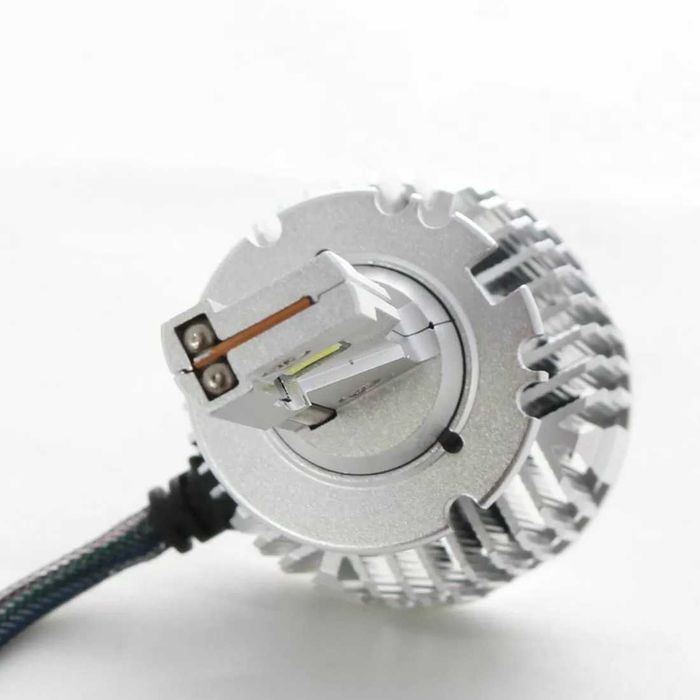 LED крушки за фабричен ксенон D2S 12V за директен монтаж