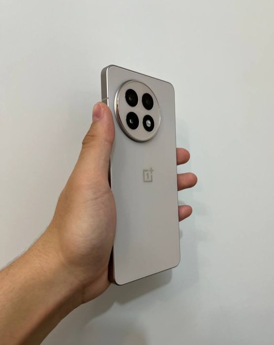 OnePlus 13R , 256/12ГБ АКБ - 100%.