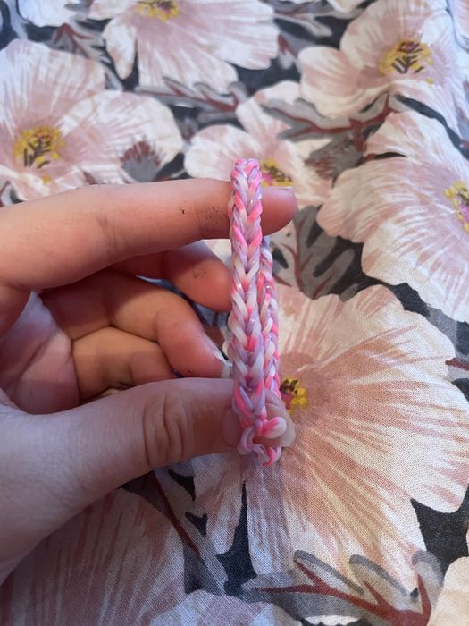 Браслеты,фигурки и брелки