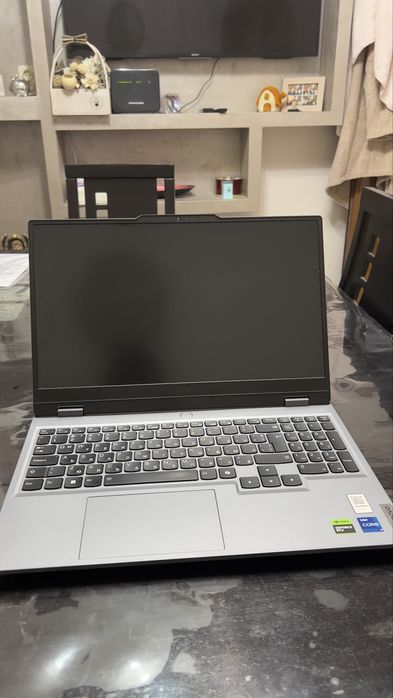 Геймърски лаптоп Lenovo LOQ 15 15IRX-i7, RTX 4060 8GB, 32GB RAM