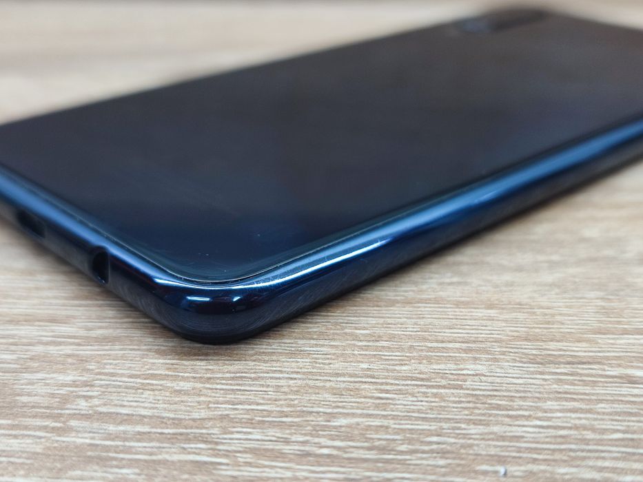 Samsung Galaxy A7 (2018) 64GB 4GB RAM Blue IMPECABIL oferta 299 lei