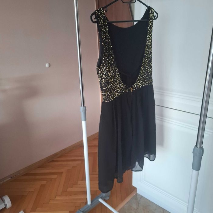 Продавам официални рокли  Носени по 1–2 пъти, много запазени.