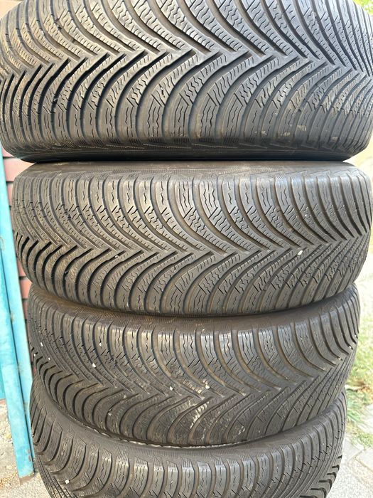 Продавам 4бр. Зимни гуми 205/65/16 Michelin / Мишелин