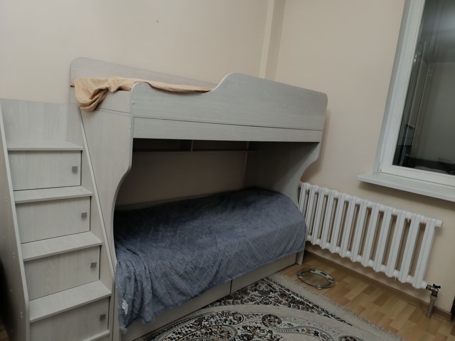 Двухъярусная кровать
