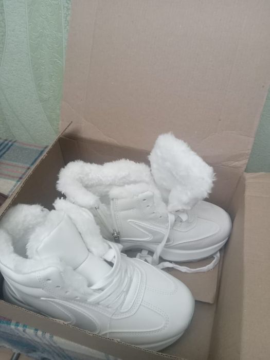 Кросовки зимние белые