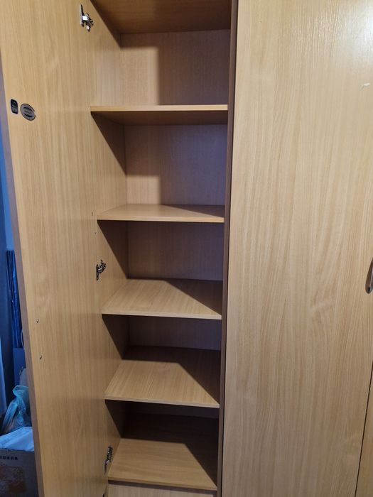 Продается шкаф, торг уместен