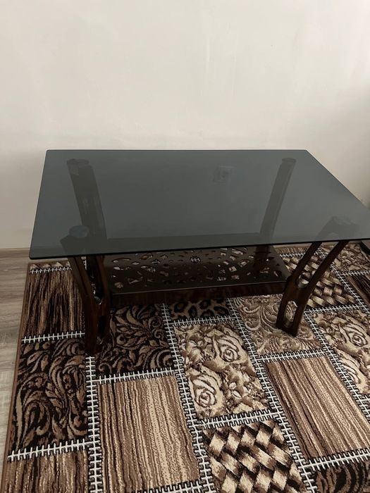 Зал учун ойнали стол