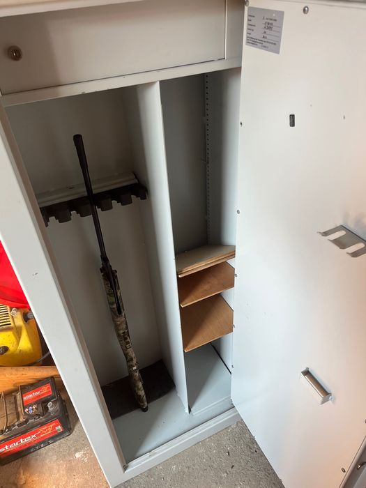 Масивна каса за ловно оръжие за 7 бр