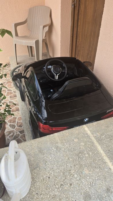 Mașinuța electrica