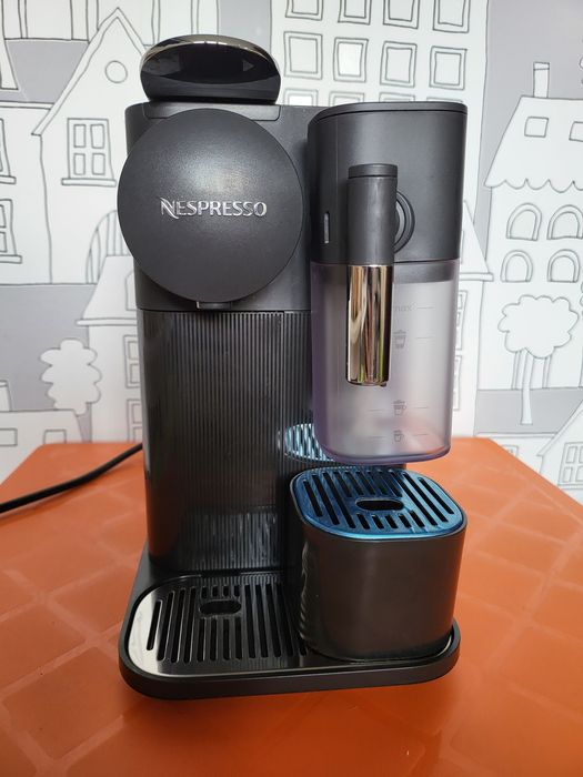 Кафемашина с капсули DeLonghi Lattissima One EN 510.B неспресо