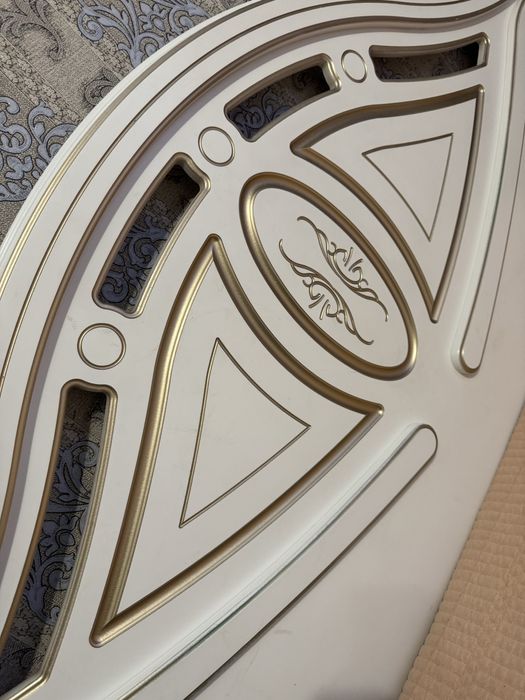 Продам спальный гарнитур