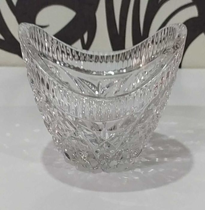 Хрустальная ваза