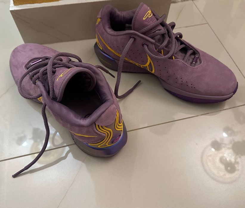 Nike air jordan LeBron 21.Purple Rain