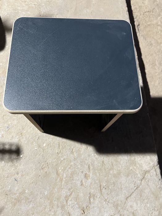 Stul sotiladi ranglari bor