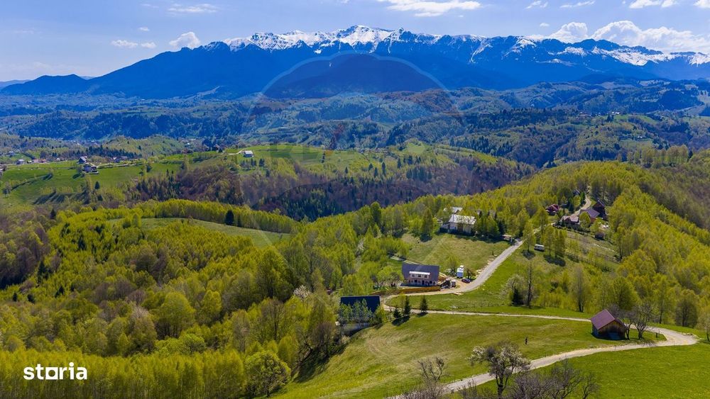Casă de vacanta/ teren 1005 mp - Pestera- priveliste de Poveste!
