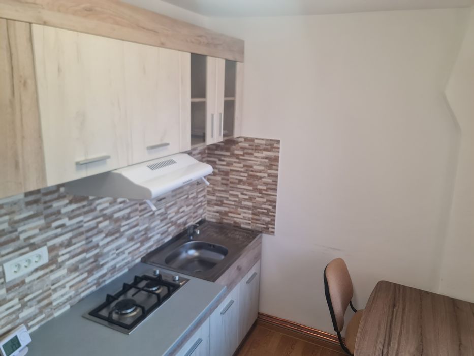 Inchiriez apartament