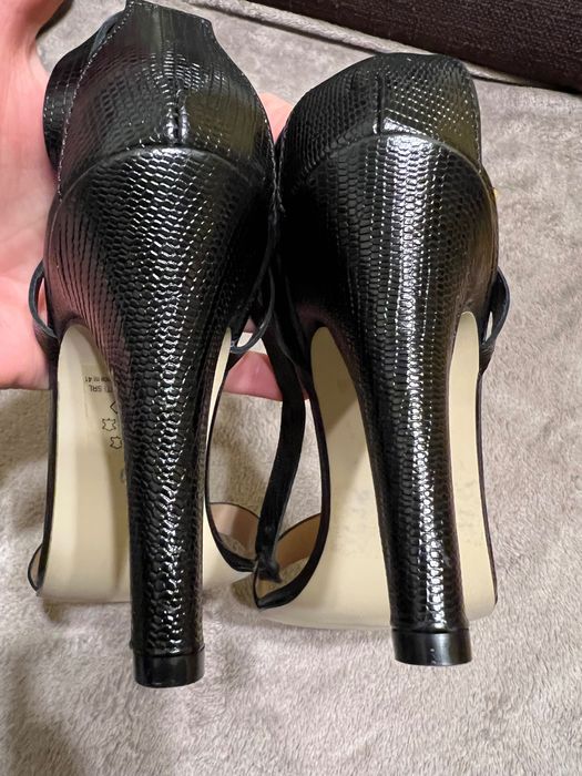 Noi - Sandale Benvenuti elegante si finute!