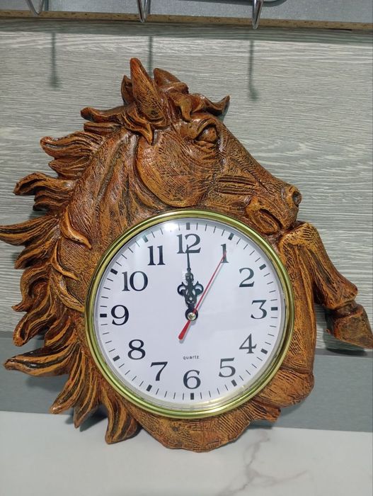 Настенные часы продаётся