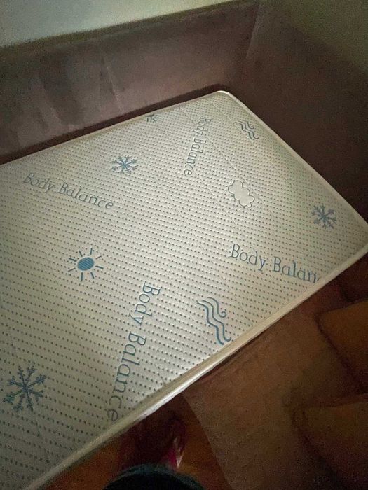 Продавам матрак 80/190
