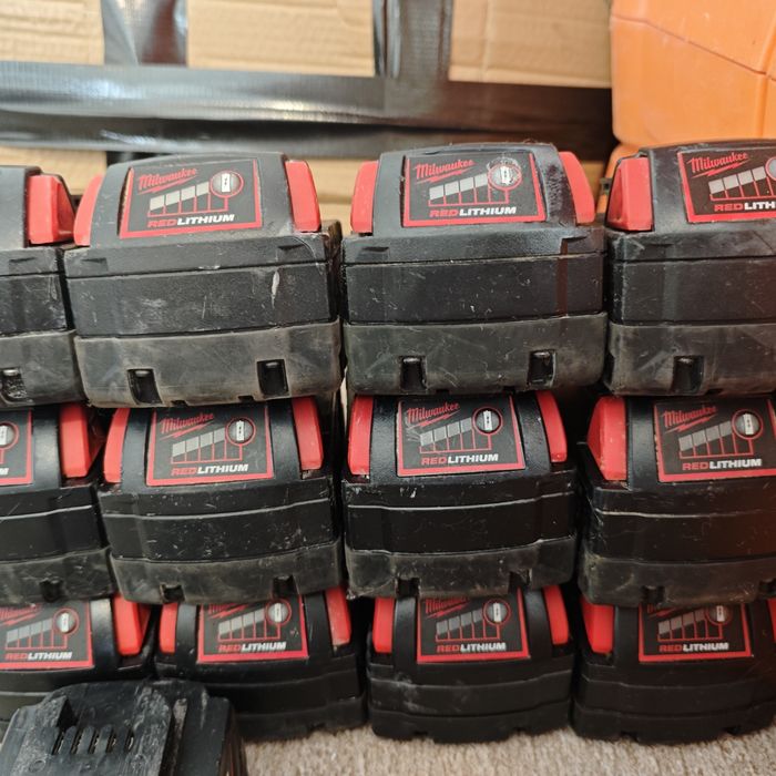 Milwaukee RED 5ah 18 v M18B5 5ач Батерия 18 волта M18