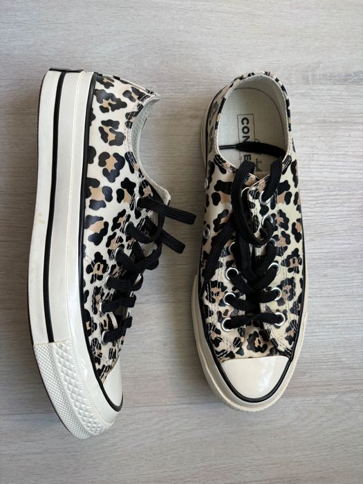 Чисто нови кецове Converse