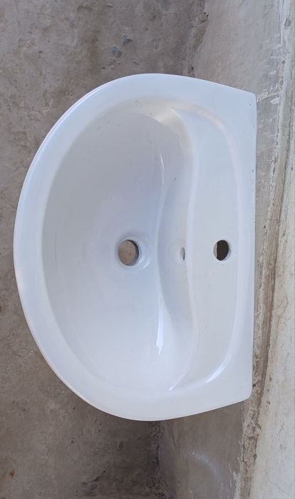 Раковина сотилади. Керамик.