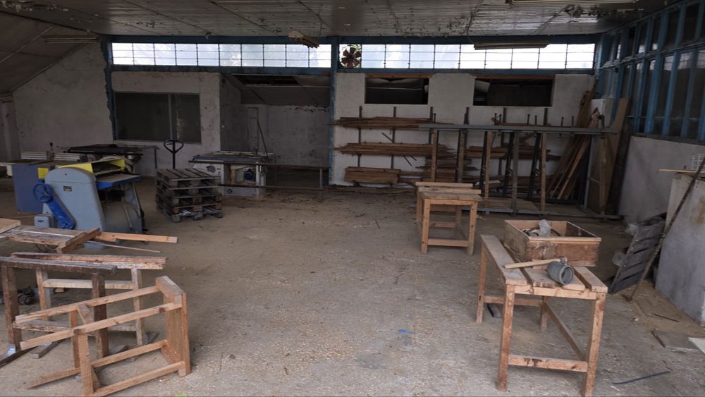 Продава се Промишлена сграда в Варна, Възраждане 1 - 2000 кв.м за 1 €/кв.м - Снимка #2