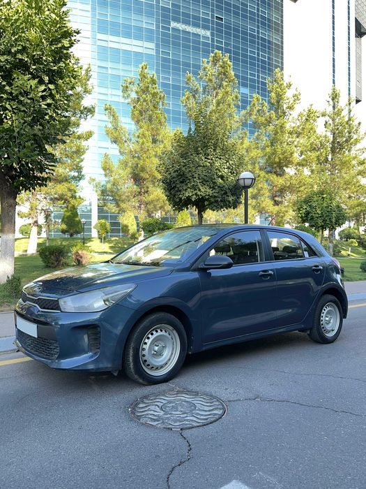 Продается Kia Rio 2018г (93,297 тыс пробег) Цвет Синий Дымчатый