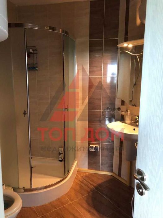 Дава се под наем Четиристаен апартамент в Варна, м-т Траката - 150 кв.м за 918 € - Снимка #12