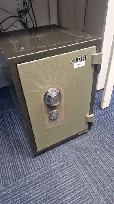 Продам несгораемый сейф