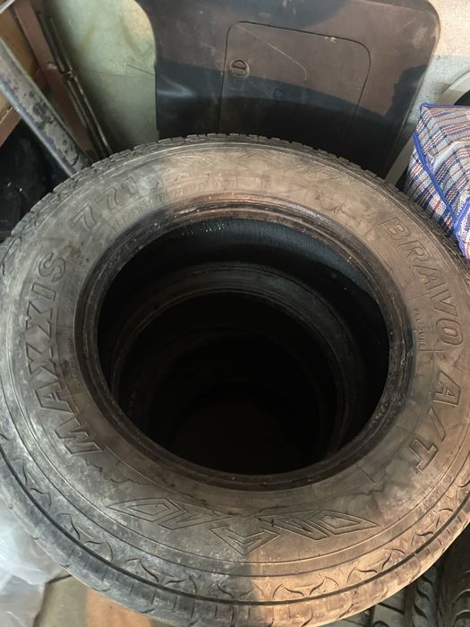 Продам болоны 275/65 r17