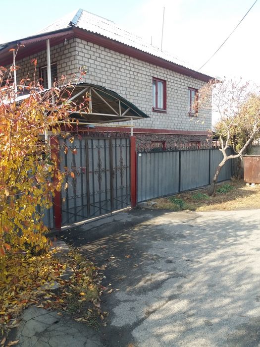 Продам 2х этажный дом