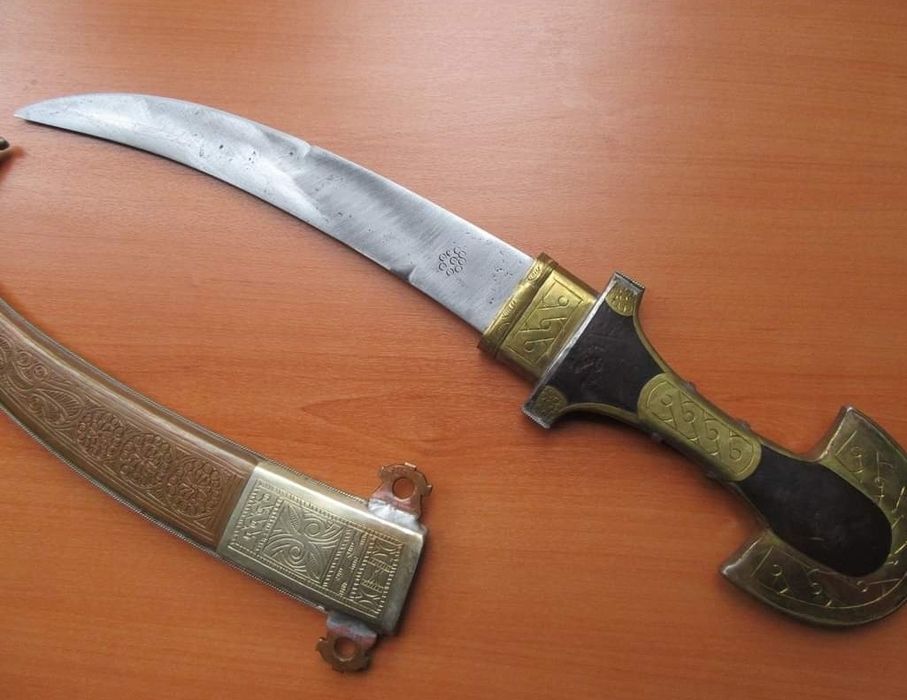 Стар Голям Автентиченв нож джамбия кумая ханджар