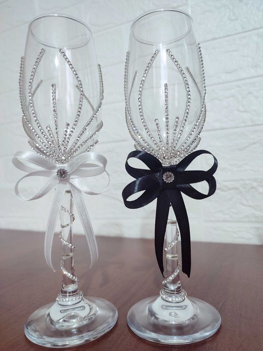 Чаши за младоженци и кумове