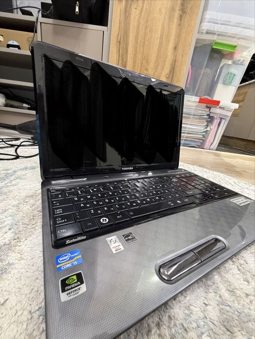 Ноутбук toshiba.