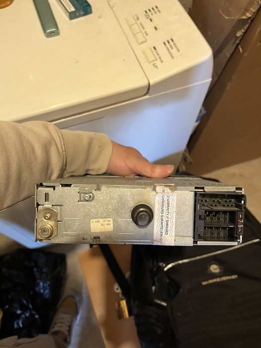 Прадавам радиокасетофон от пасат б 5