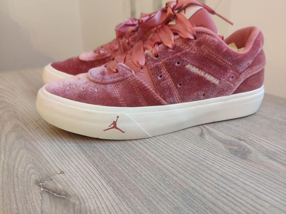 Jordan Series se low"PINK VELVET".nr38.5