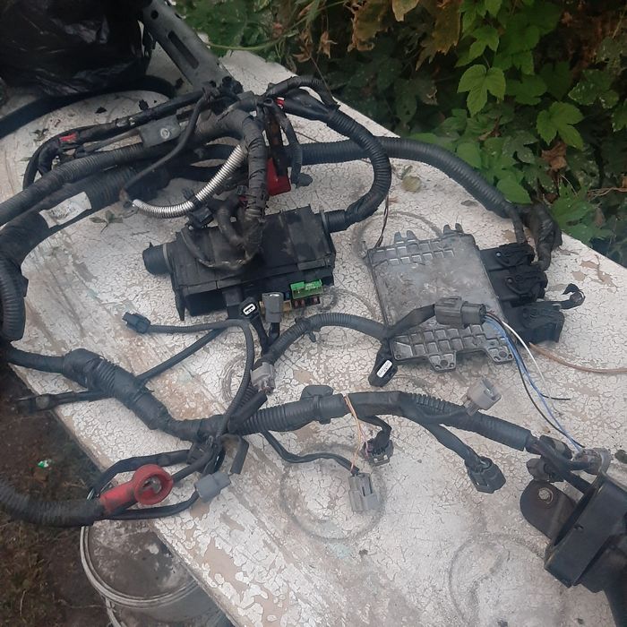 Запчасти на ниссан ноут