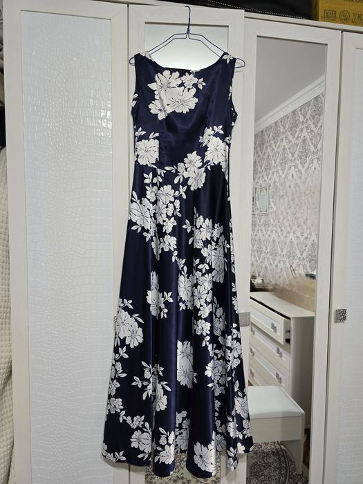 Продам вечерние платья