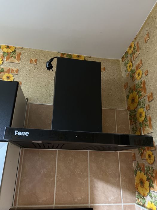 Ferre кухонная вытяжка продается срочно