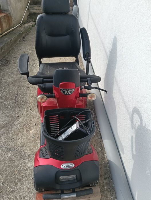 Scuter electric pentru persoane vârstnice sau pentru persoane  cu handicap