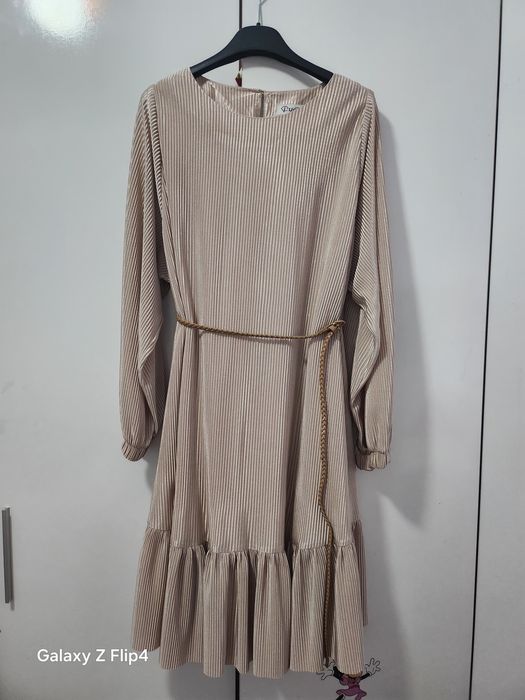 Lucy Рокля - универсален модел