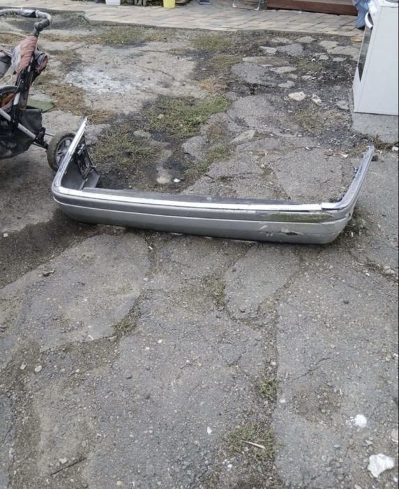 Продам задний бампер от мерседес 202.
