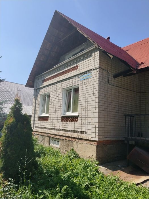 Продам двухэтажный особняк