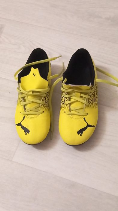 Vând ghete de fotbal puma